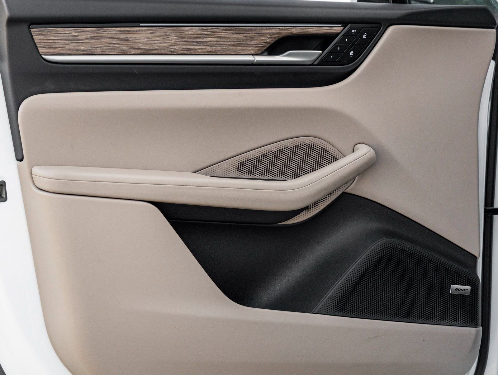 Certified 2025 Porsche Macan 4S Electric image 20