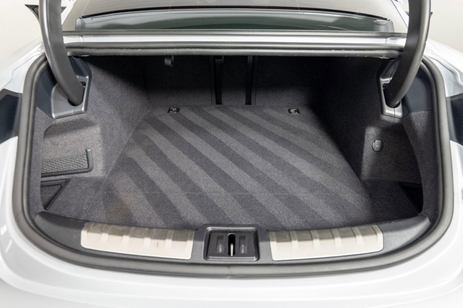 Used 2021 Porsche Taycan 4S w/ Premium Package image 43