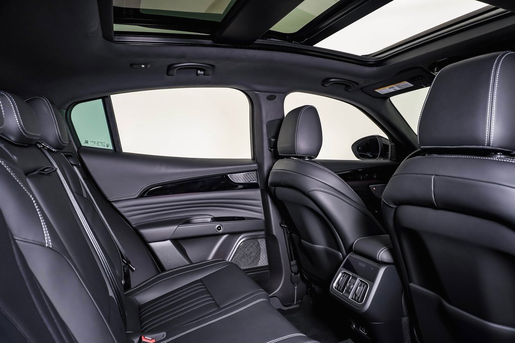 Used 2025 Maserati Grecale Modena image 16