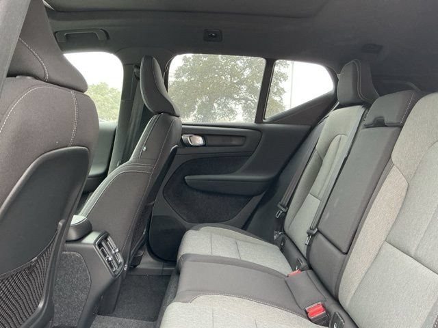 New 2026 Volvo XC40 B4 Core FWD image 28