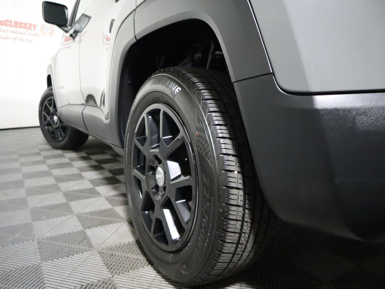 Used 2020 Jeep Renegade Latitude w/ Cold Weather Group image 11