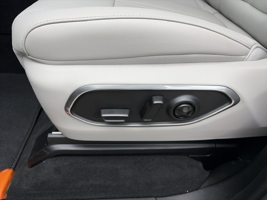 New 2026 Jeep Grand Wagoneer Limited AWD/4WD image 12