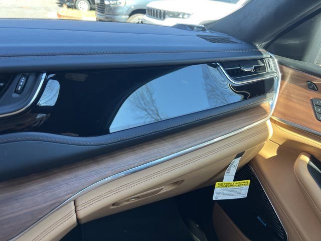 New 2025 Jeep Grand Cherokee Summit image 29