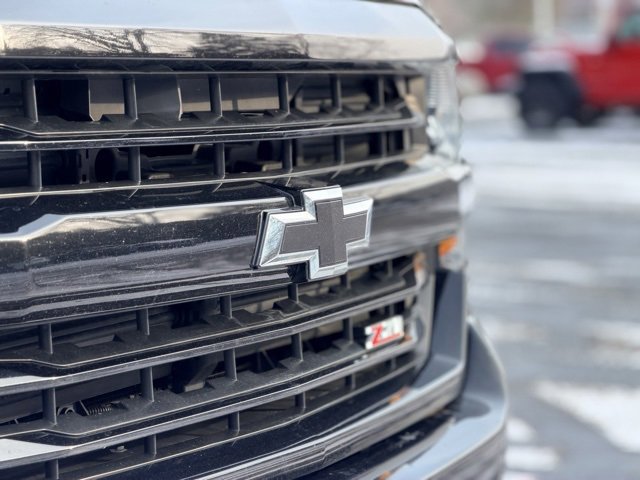 Used 2017 Chevrolet Silverado 1500 LT w/ All Star Edition image 28