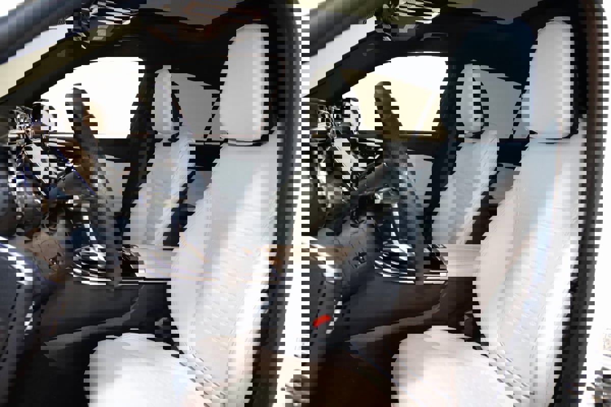 Used 2025 Mercedes-Benz GLC 300 4MATIC Coupe image 40