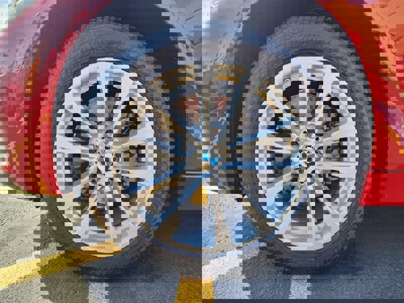 Used 2018 BMW 320i Sedan w/ Convenience Package image 14