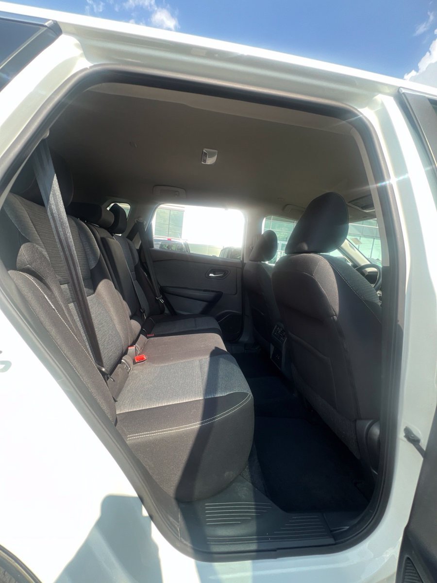 Used 2022 Nissan Rogue SV AWD/4WD image 31