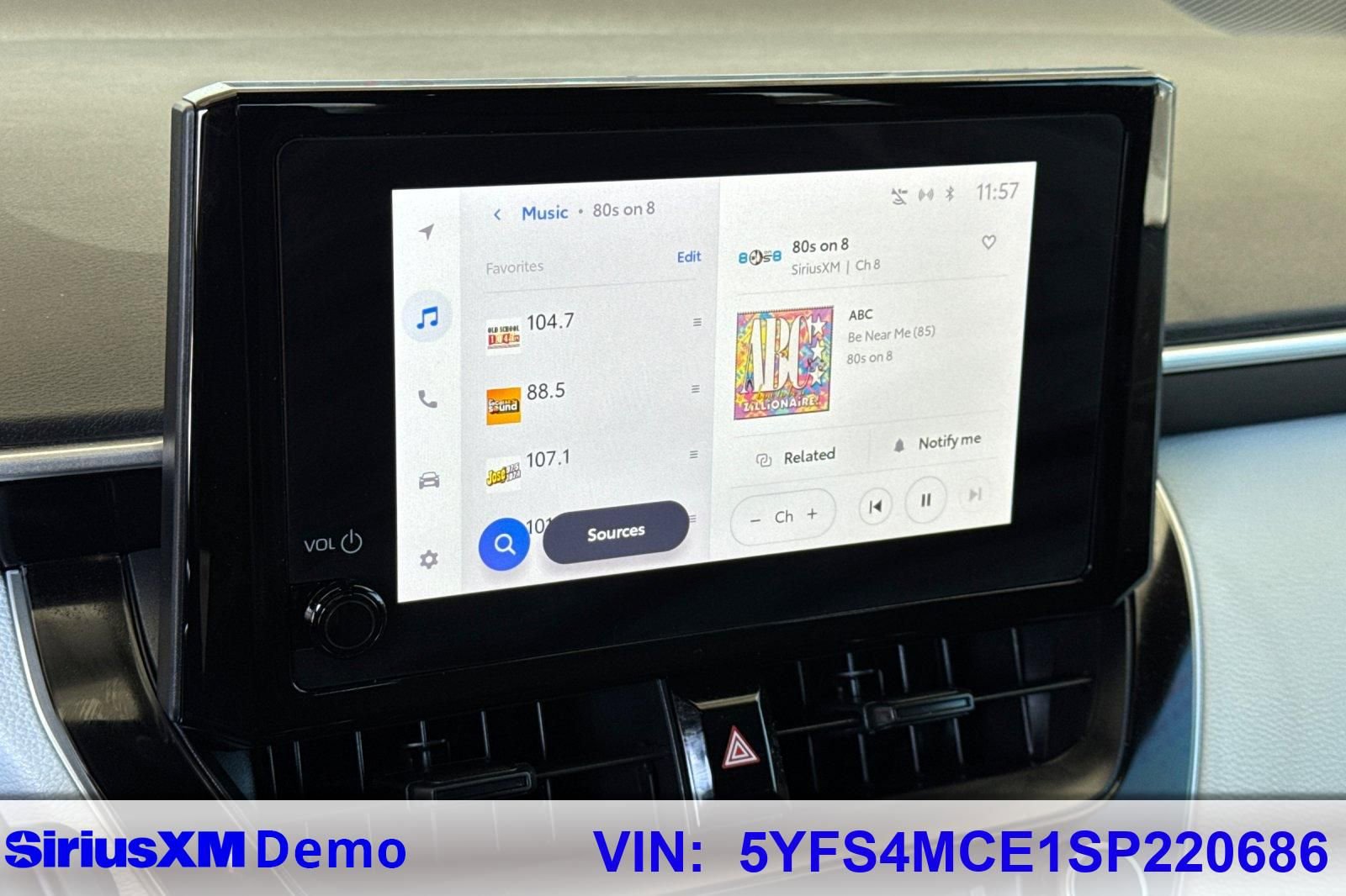 Used 2025 Toyota Corolla SE image 27