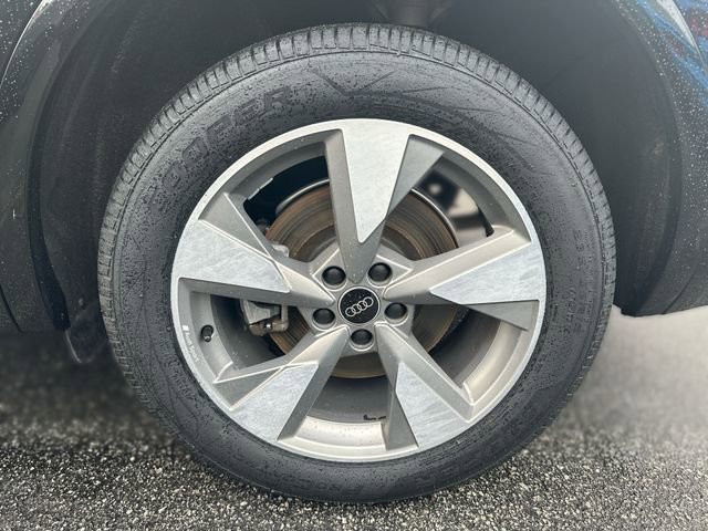 Used 2023 Audi Q5 2.0T Premium w/ Convenience Package image 10