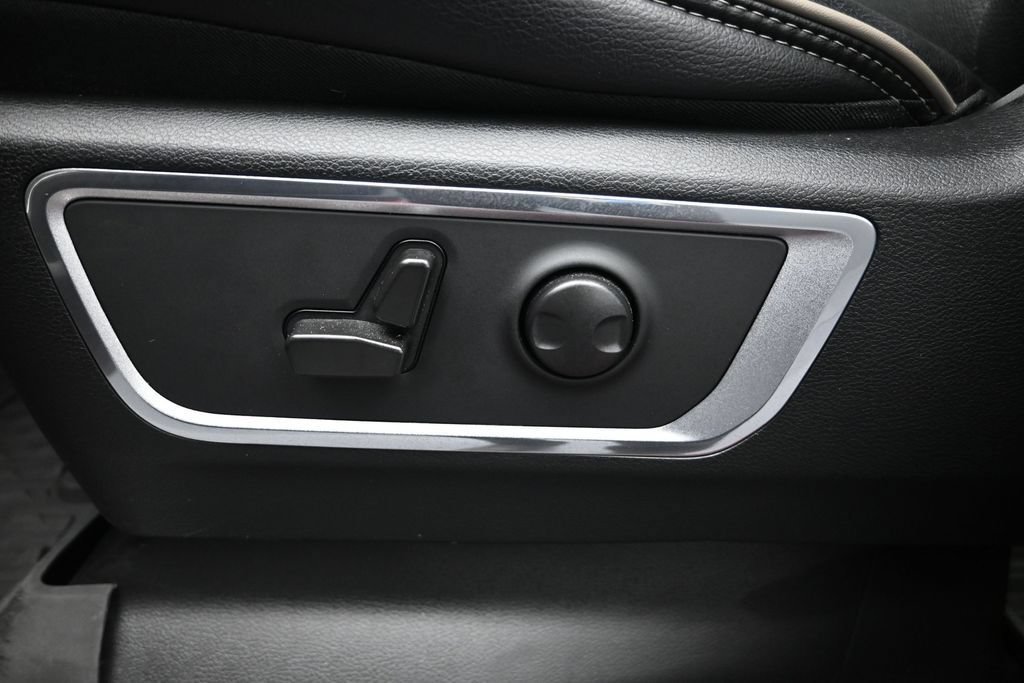 Used 2022 RAM 1500 Laramie AWD/4WD image 11