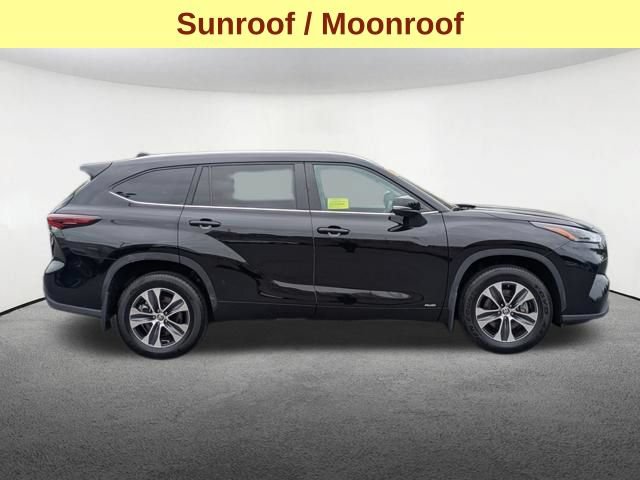 Used 2024 Toyota Highlander XLE AWD/4WD image 4
