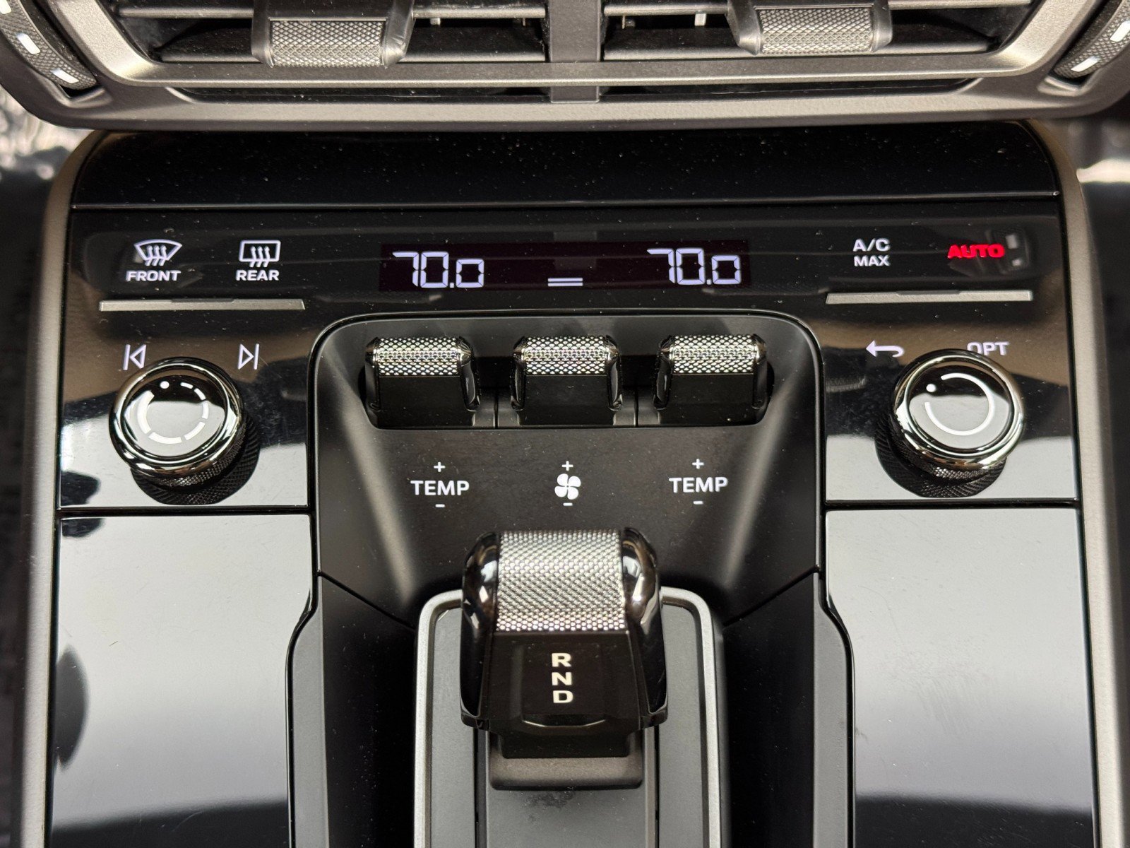 Used 2024 Porsche 911 Carrera image 32