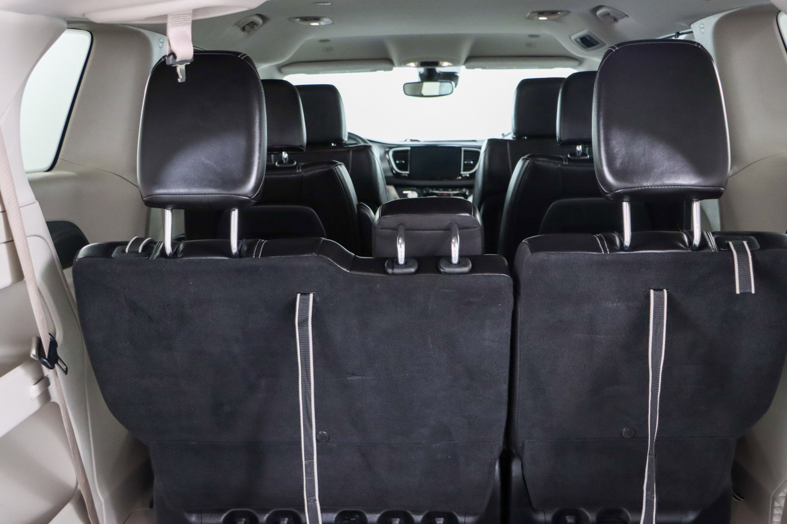Used 2023 Chrysler Pacifica Touring-L FWD image 30