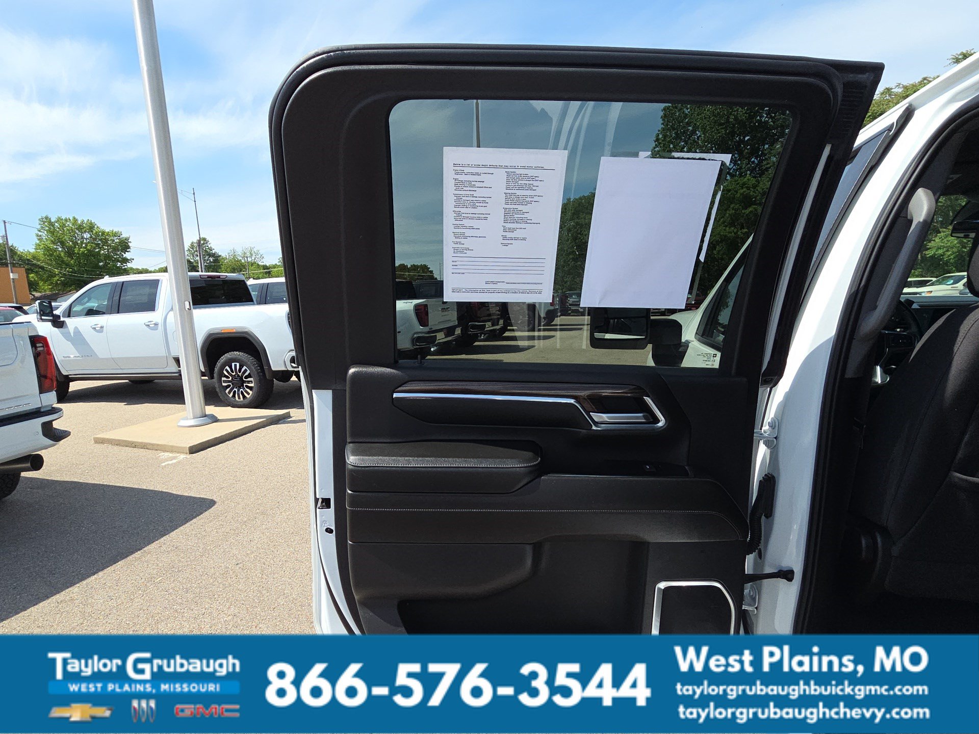 Used 2024 Chevrolet Silverado 3500 LT AWD/4WD image 27