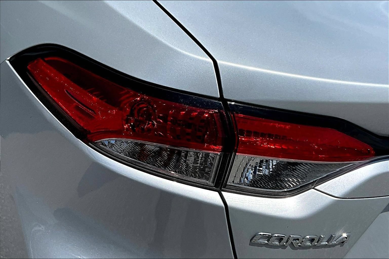 Used 2021 Toyota Corolla LE FWD image 18