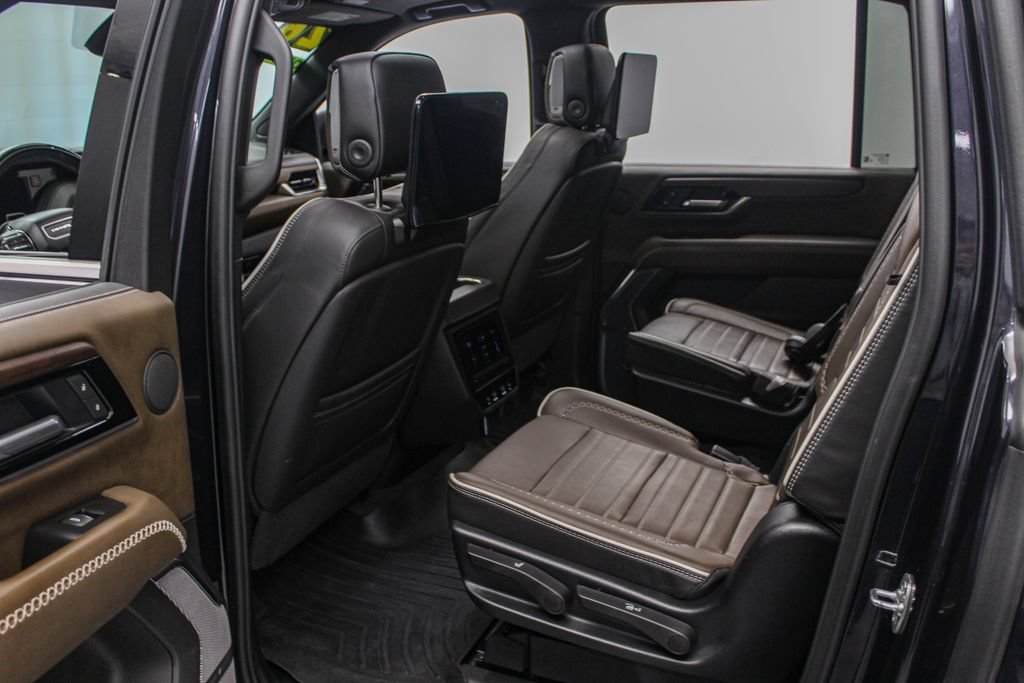 Used 2025 GMC Yukon XL Denali Ultimate AWD/4WD image 26