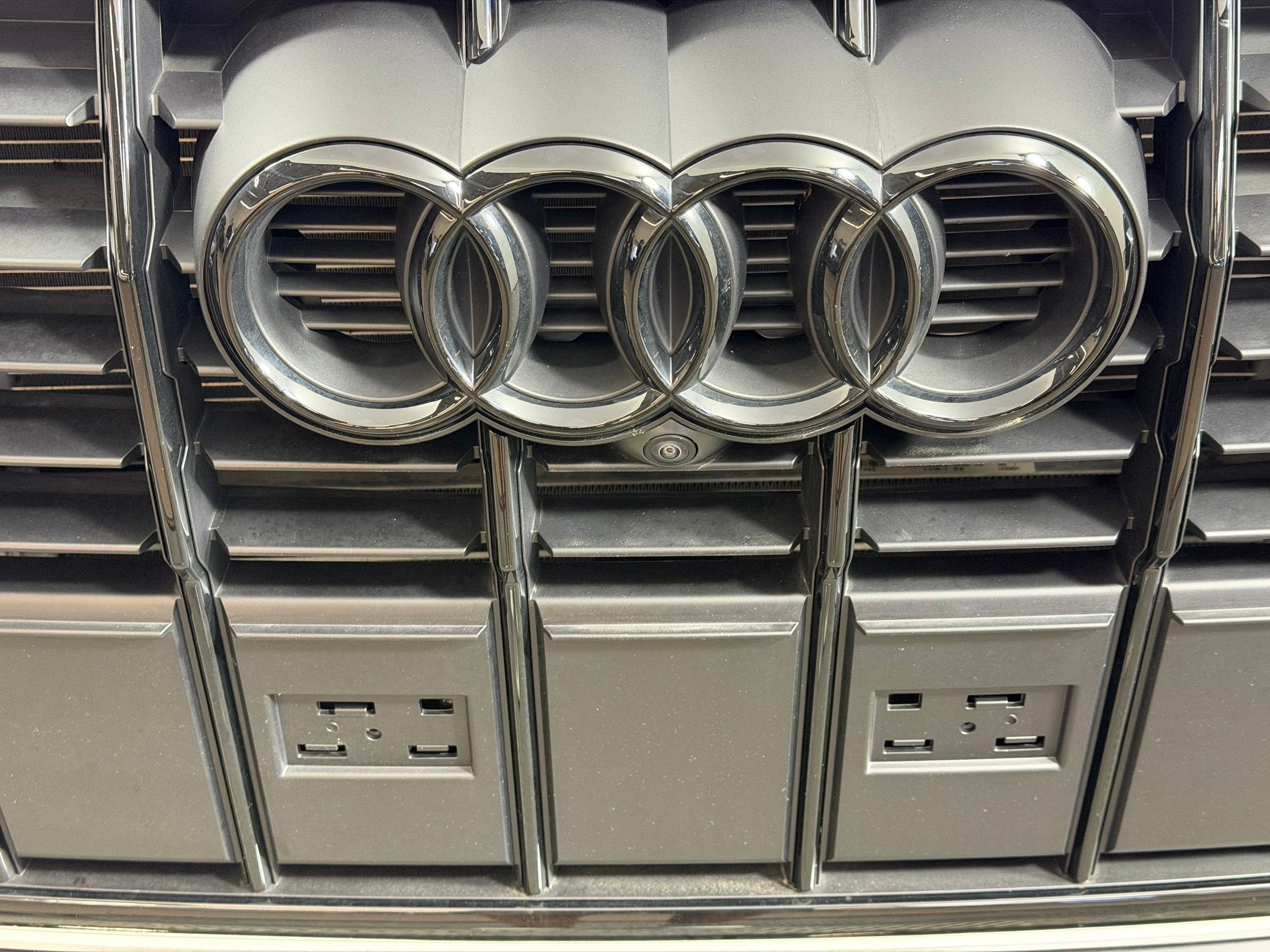 Certified 2025 Audi Q3 2.0T Premium Plus w/ Premium Plus Package AWD/4WD image 27