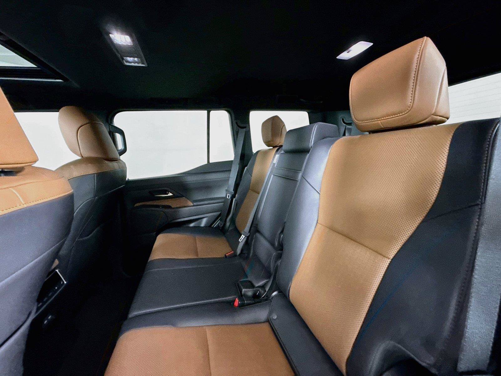 Used 2025 Lexus GX 550 w/ Cold Area Package AWD/4WD image 31