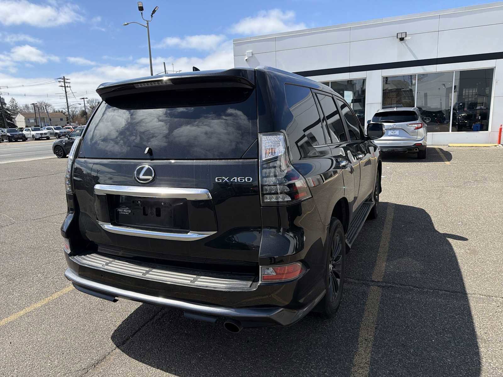 Used 2023 Lexus GX 460 Premium w/ Accessory Package image 5