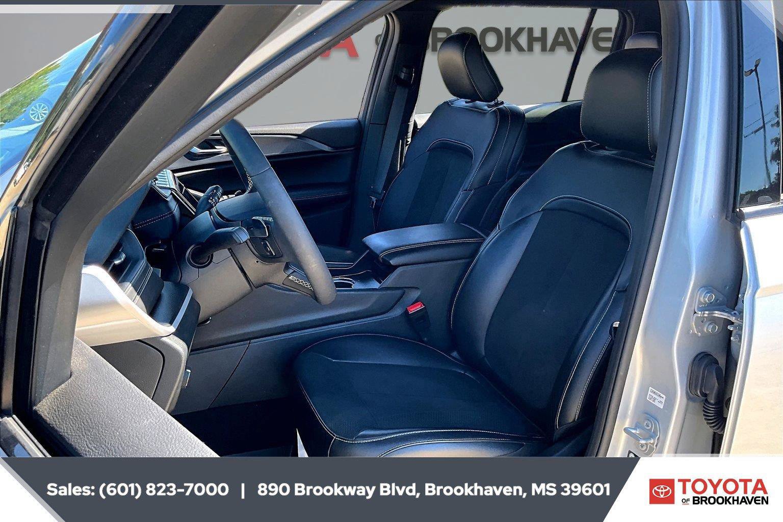 Used 2025 Jeep Grand Cherokee L Altitude RWD image 18