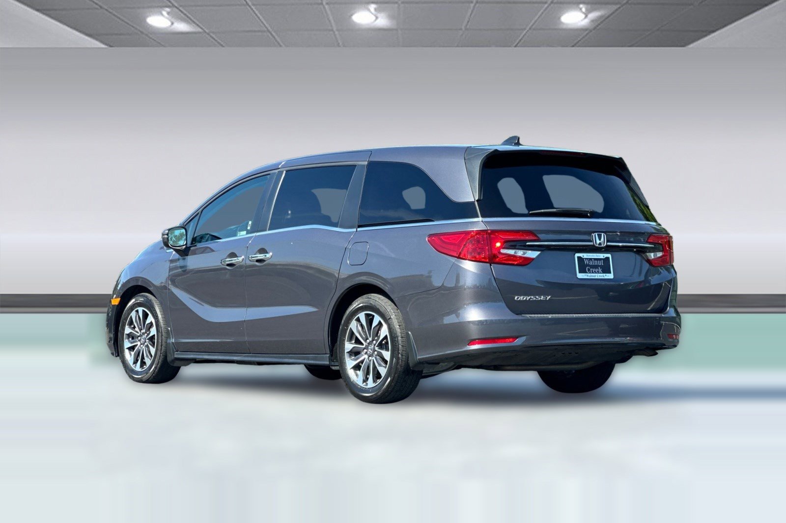 Used 2024 Honda Odyssey EX-L image 3