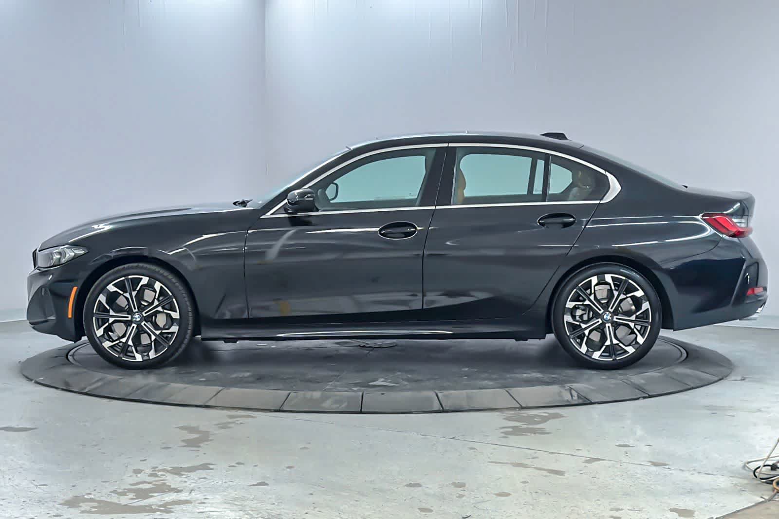 Used 2026 BMW 330i Sedan w/ Premium Package RWD image 5