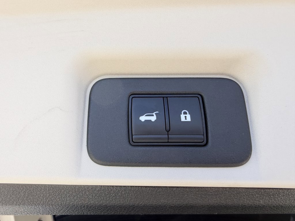 Used 2024 Nissan Ariya FWD image 39
