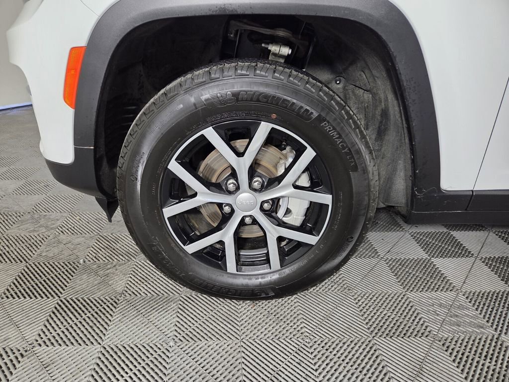Certified 2025 Jeep Grand Cherokee Limited image 11