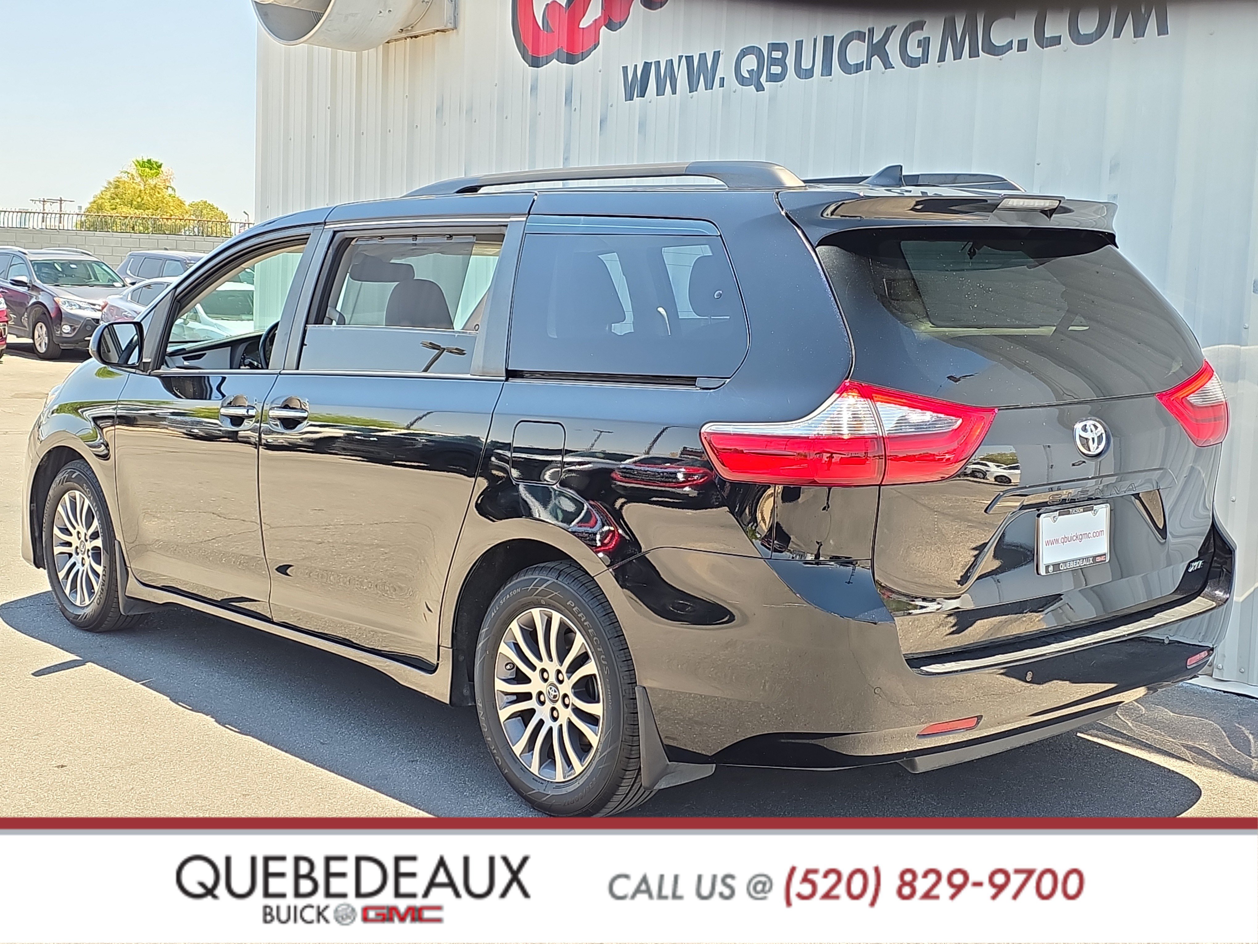 Used 2020 Toyota Sienna XLE w/ XLE Navigation Package FWD image 5