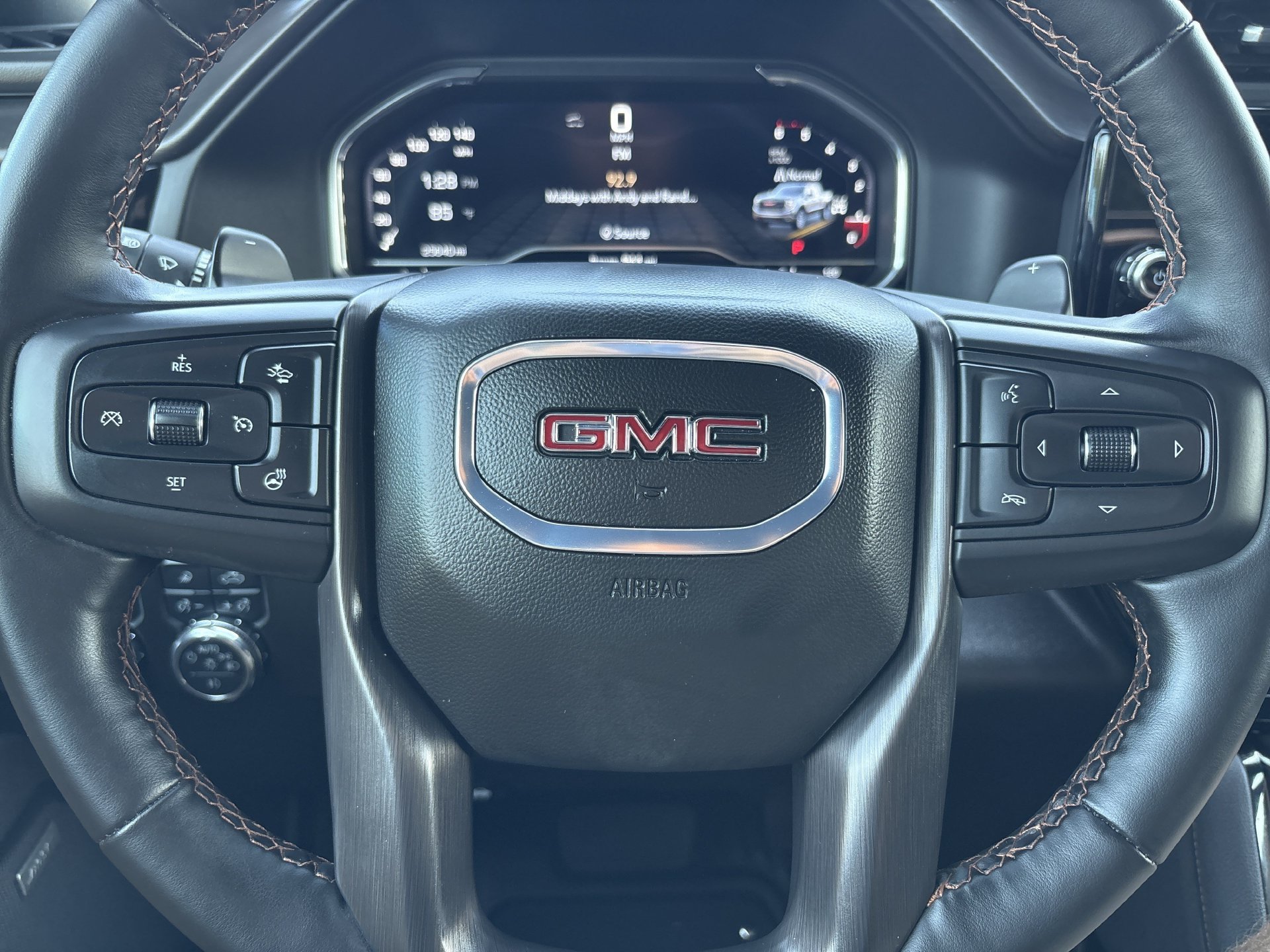 Used 2025 GMC Sierra 1500 AT4 w/ AT4 Premium Package AWD/4WD image 9