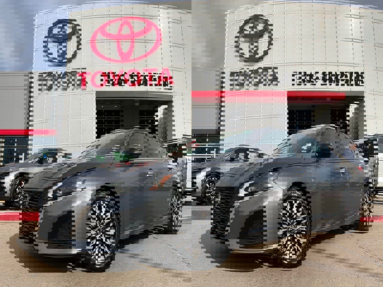 Used 2025 Nissan Altima 2.5 SV image 2