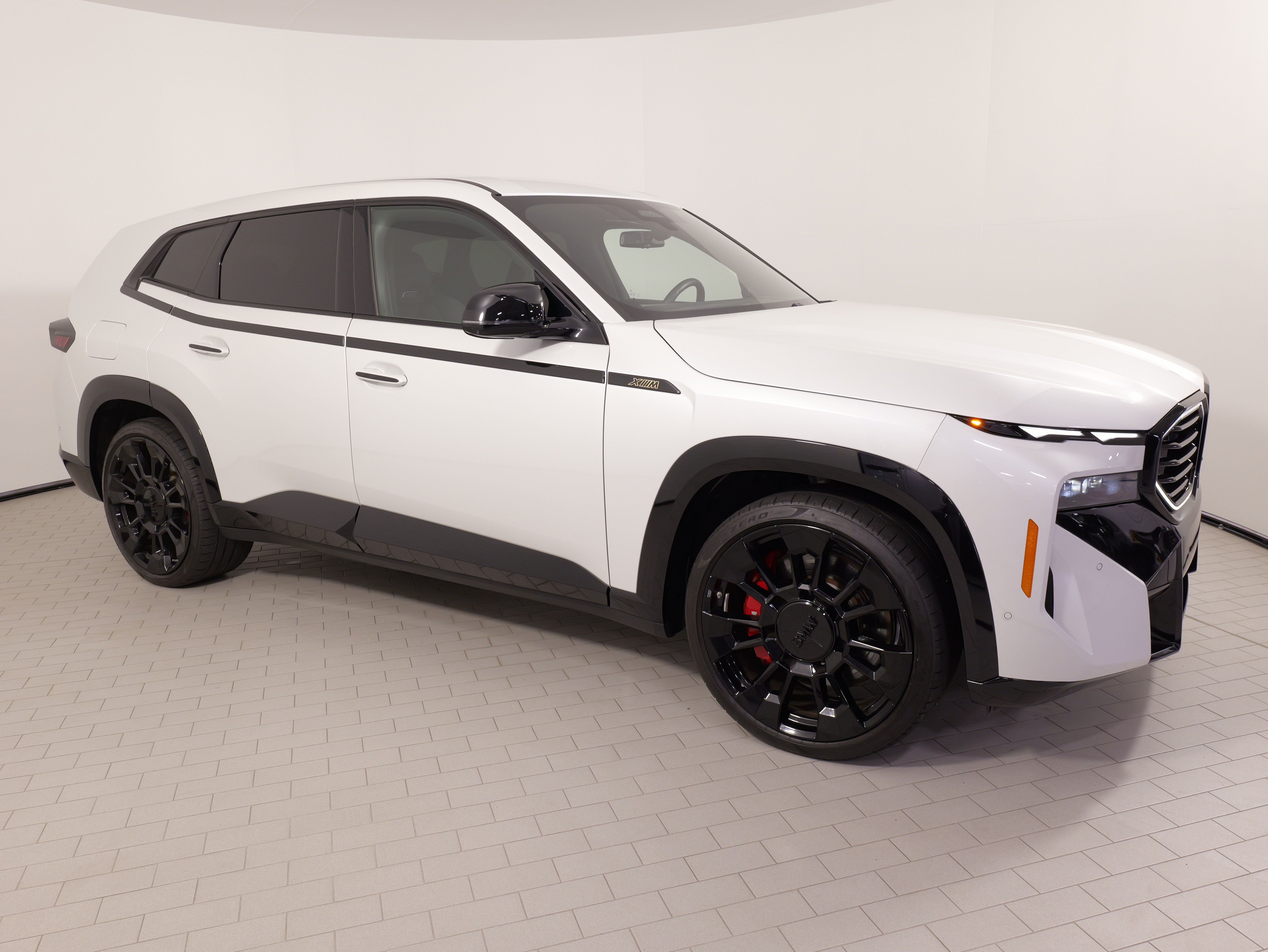 Used 2025 BMW XM AWD/4WD image 9