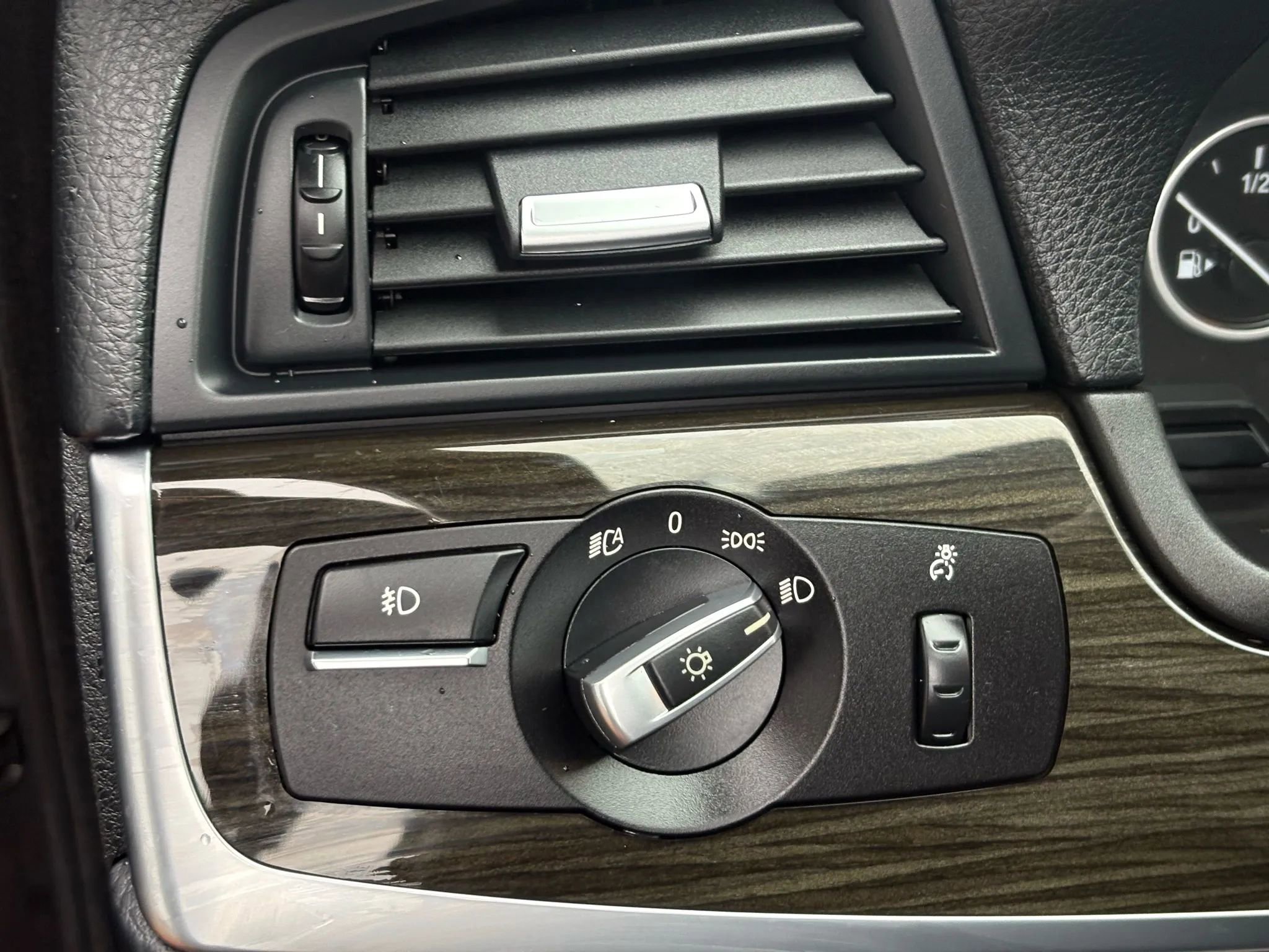 Used 2013 BMW 528i Sedan image 12