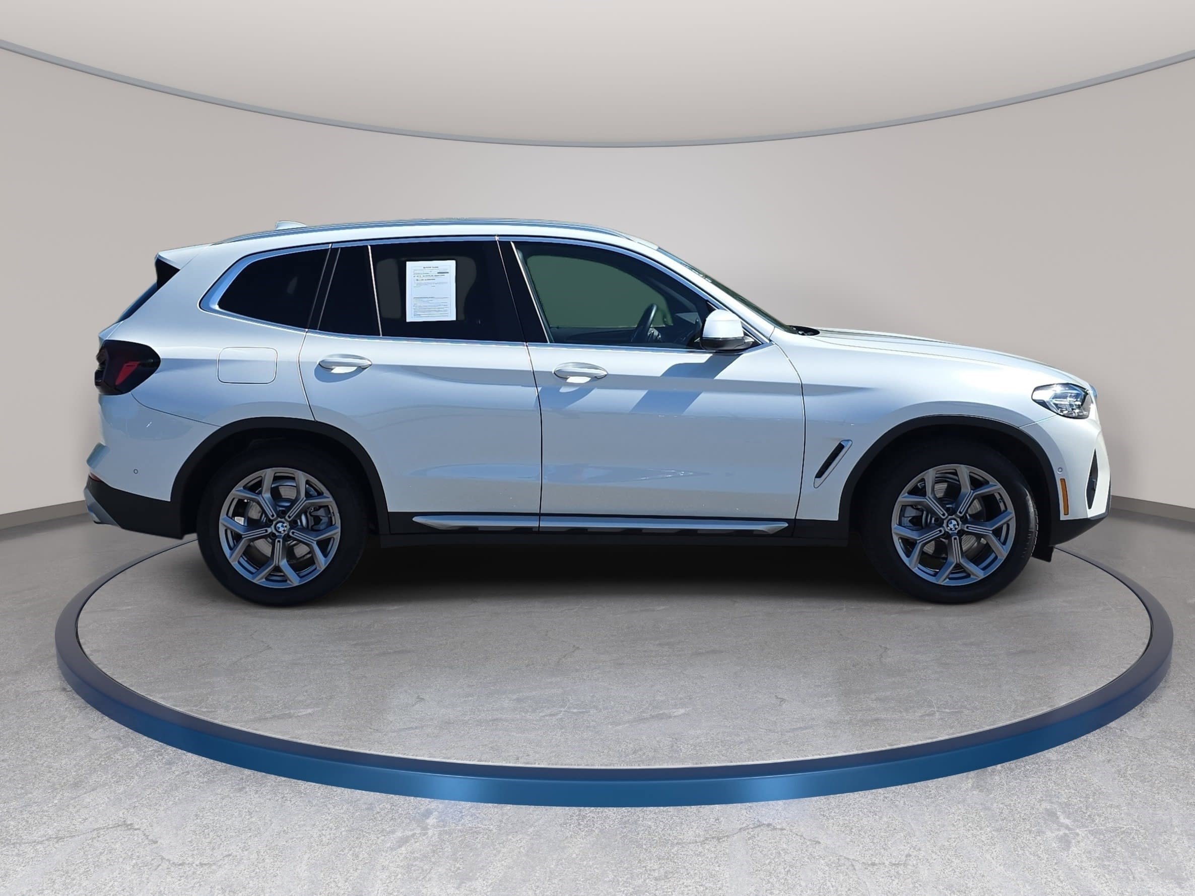 Used 2024 BMW X3 xDrive30i w/ Premium Package w/ZPA AWD/4WD image 4