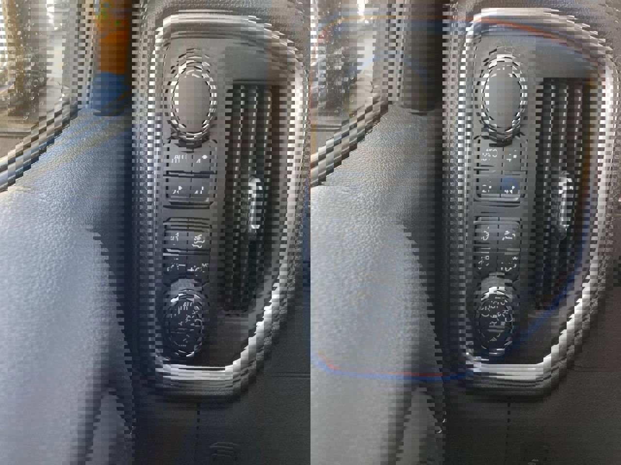 Used 2019 Chevrolet Silverado 1500 LTZ w/ LTZ Plus Package image 15