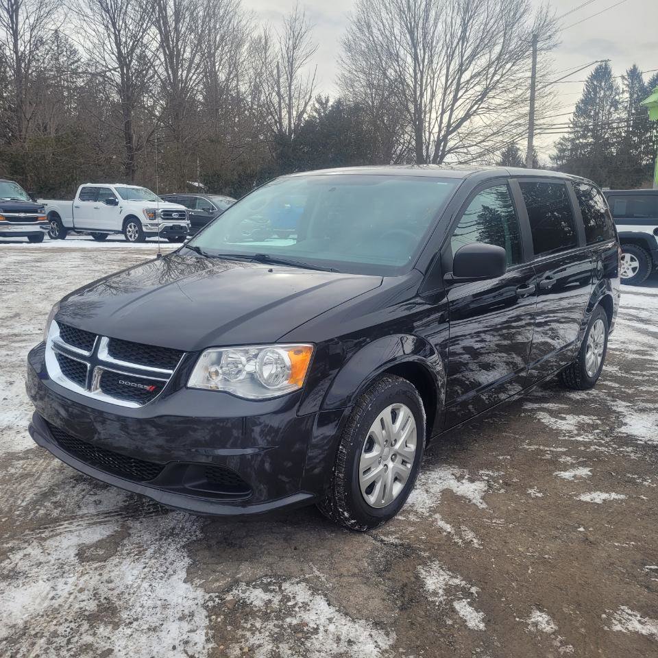 Used 2019 Dodge Grand Caravan SE w/ UConnect Hands-Free Group image 4