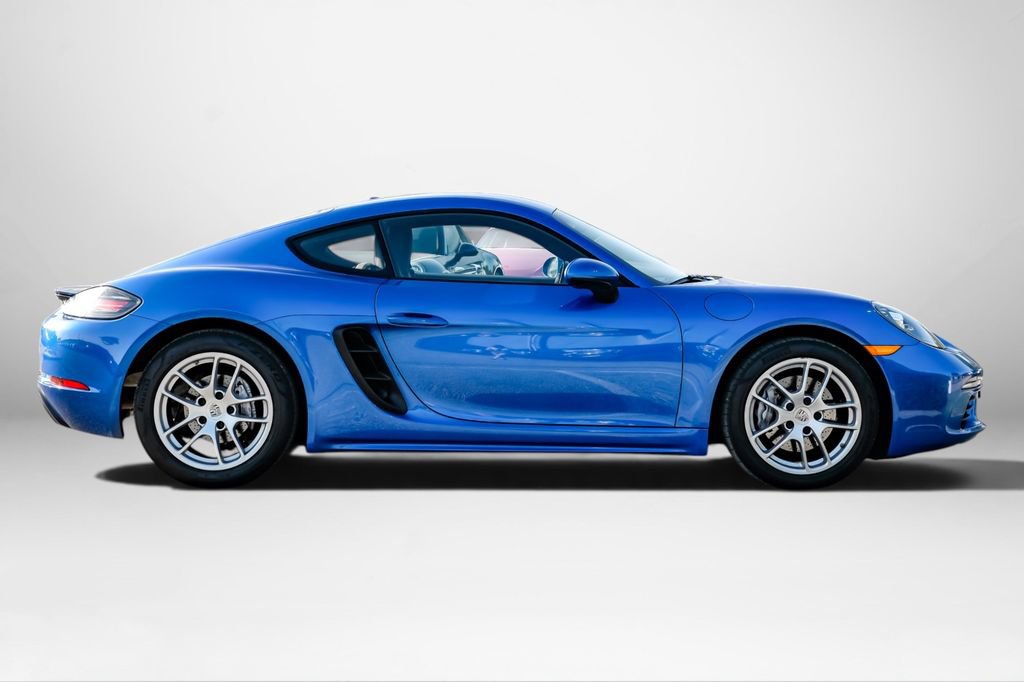 Used 2017 Porsche 718 Cayman RWD image 5