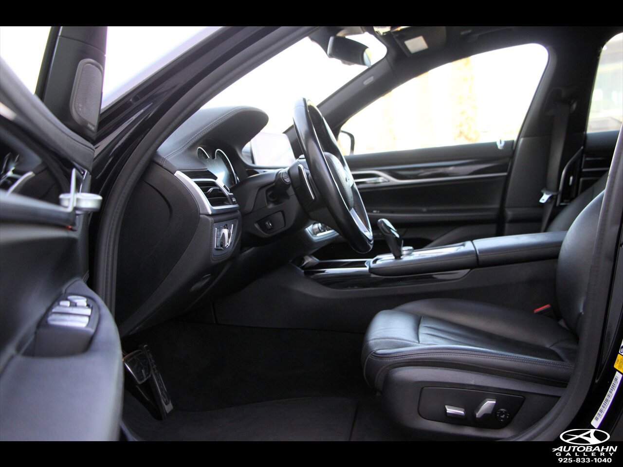 Used 2019 BMW 740i w/ M Sport Package image 27