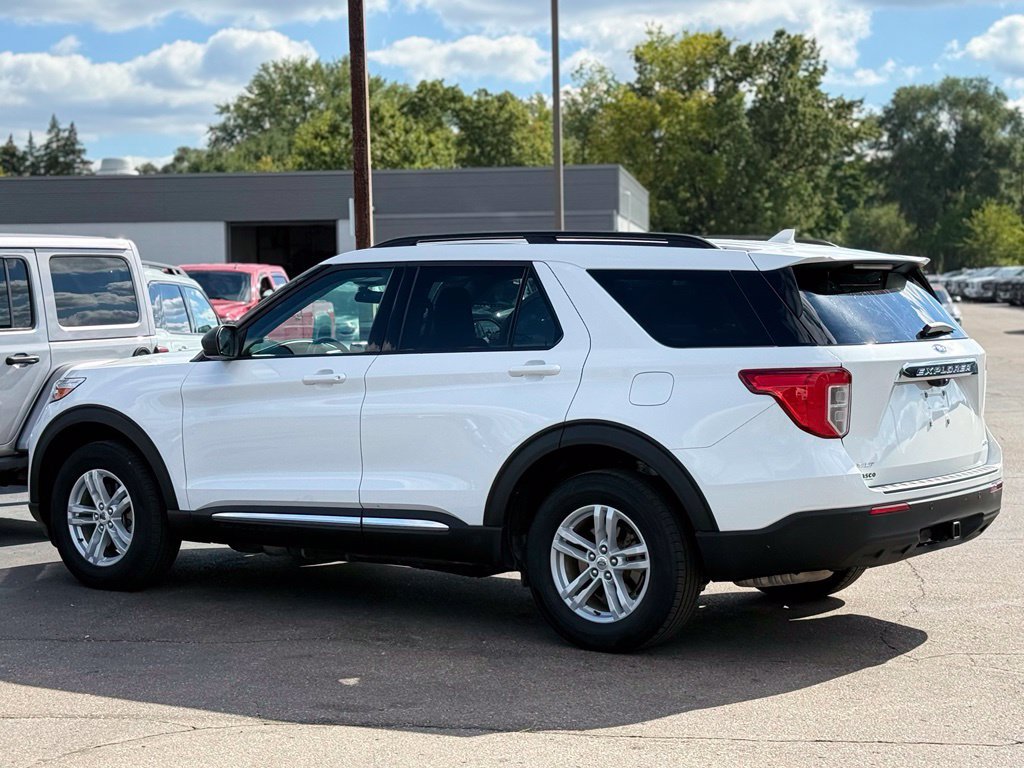 Certified 2024 Ford Explorer XLT w/ Class IV Trailer Tow Package AWD/4WD image 36