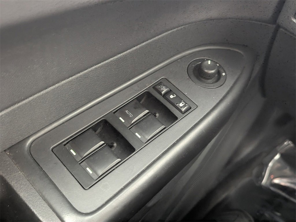 Used 2010 Chrysler 300 Touring image 19