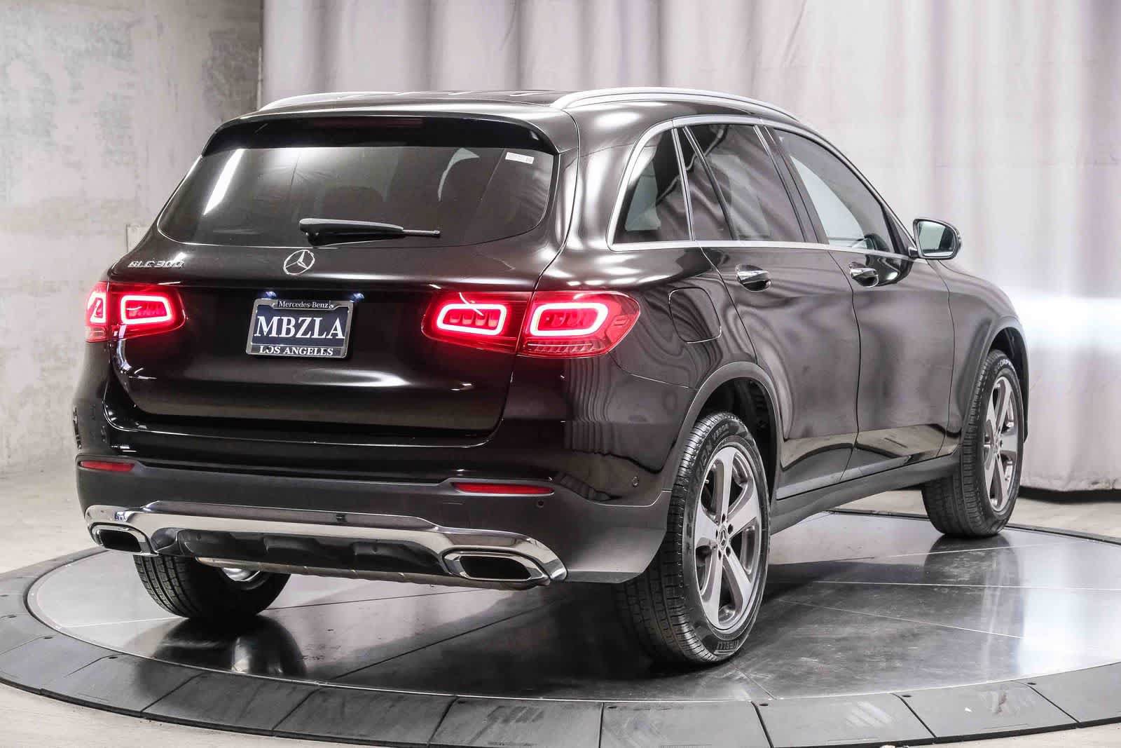 Used 2022 Mercedes-Benz GLC 300 image 4