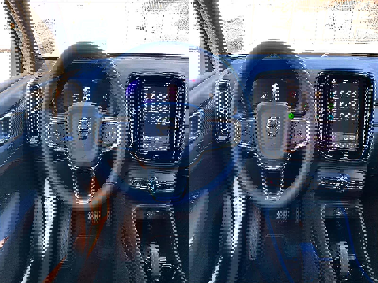 Used 2024 Volvo XC40 Recharge Plus w/ Protection Package Premier image 8