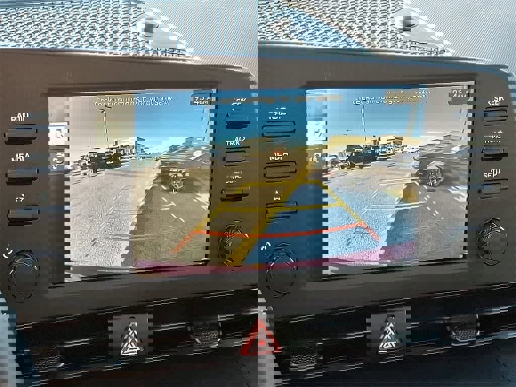 Used 2025 Hyundai Elantra Sport image 17