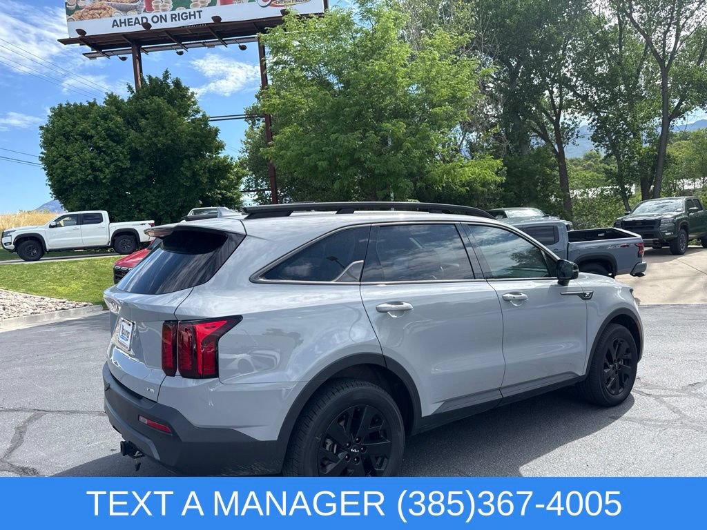Used 2023 Kia Sorento S AWD/4WD image 3