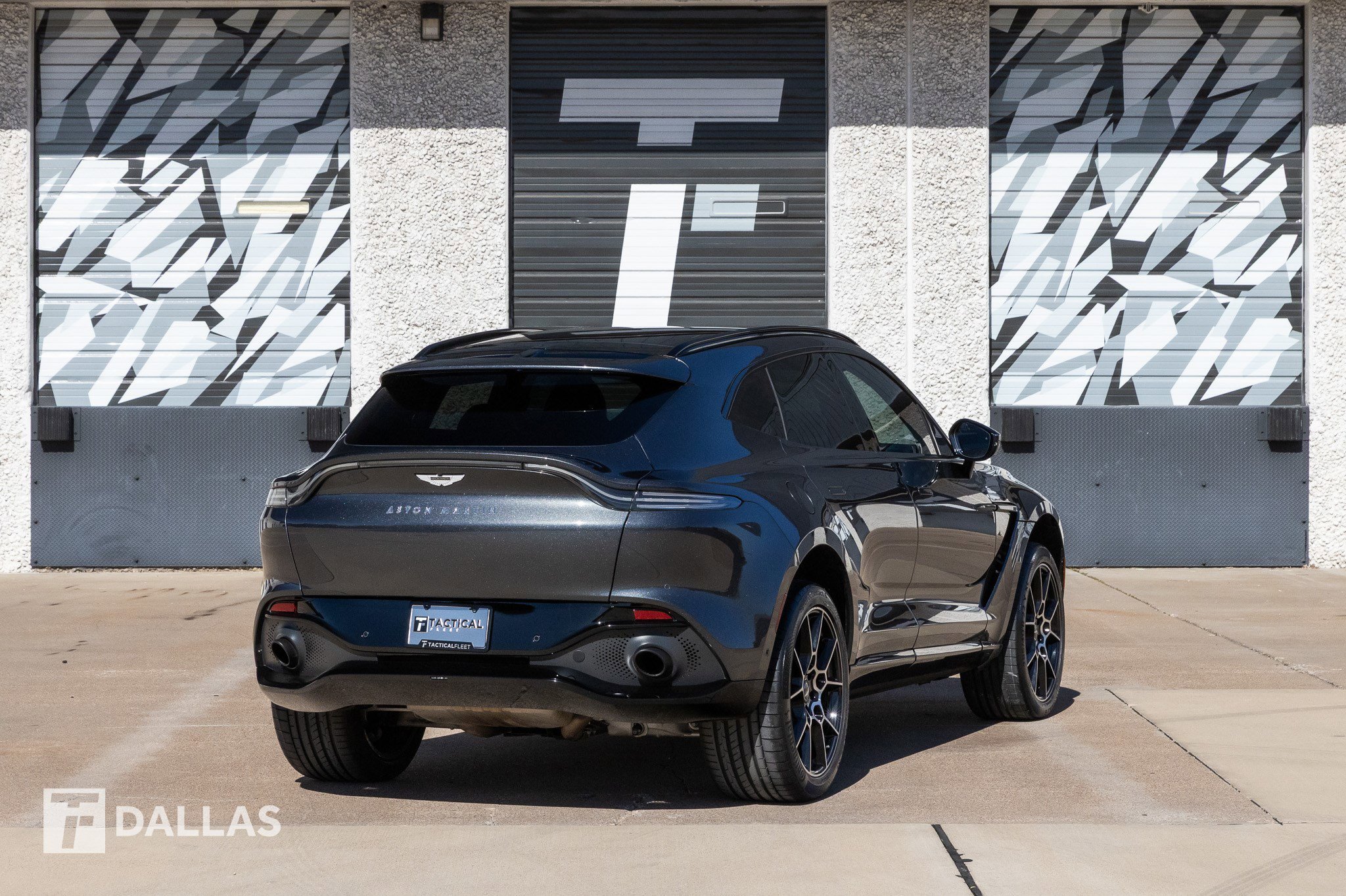 Used 2021 Aston Martin DBX image 16