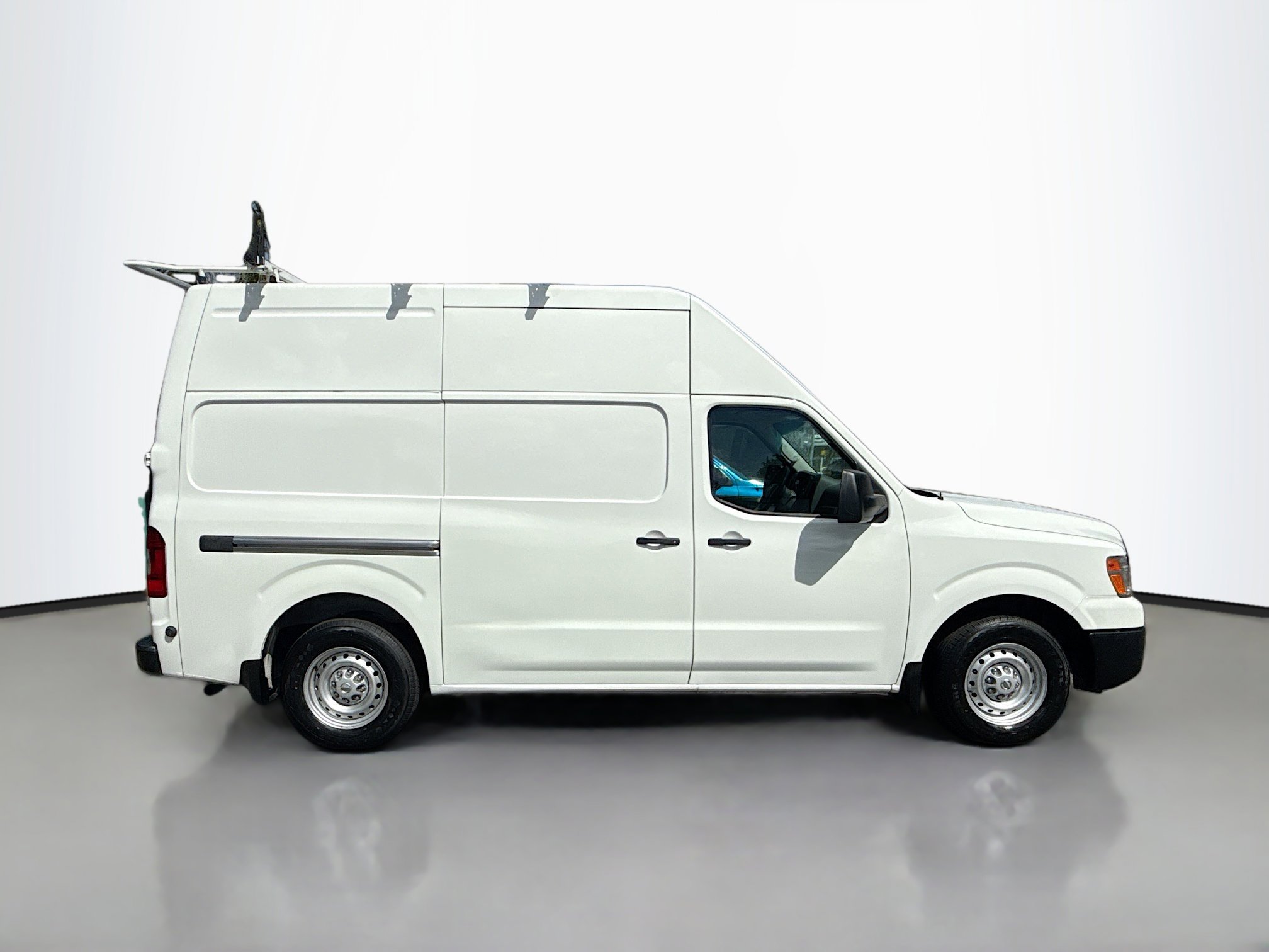 Used 2021 Nissan NV 2500 S image 11