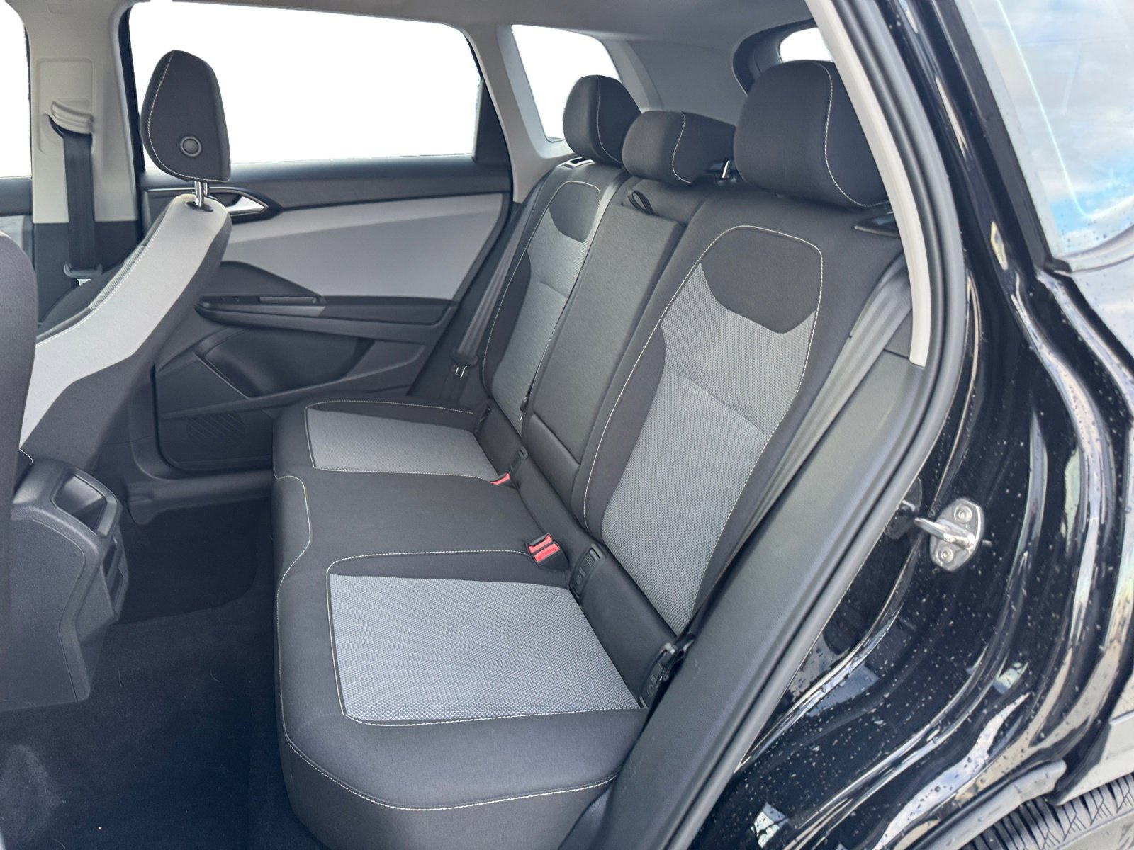 Certified 2022 Volkswagen Taos S image 5