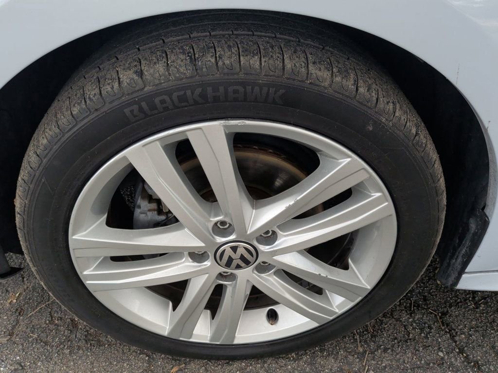 Used 2017 Volkswagen Jetta SEL FWD image 10