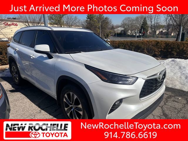 Used 2023 Toyota Highlander XLE image 1