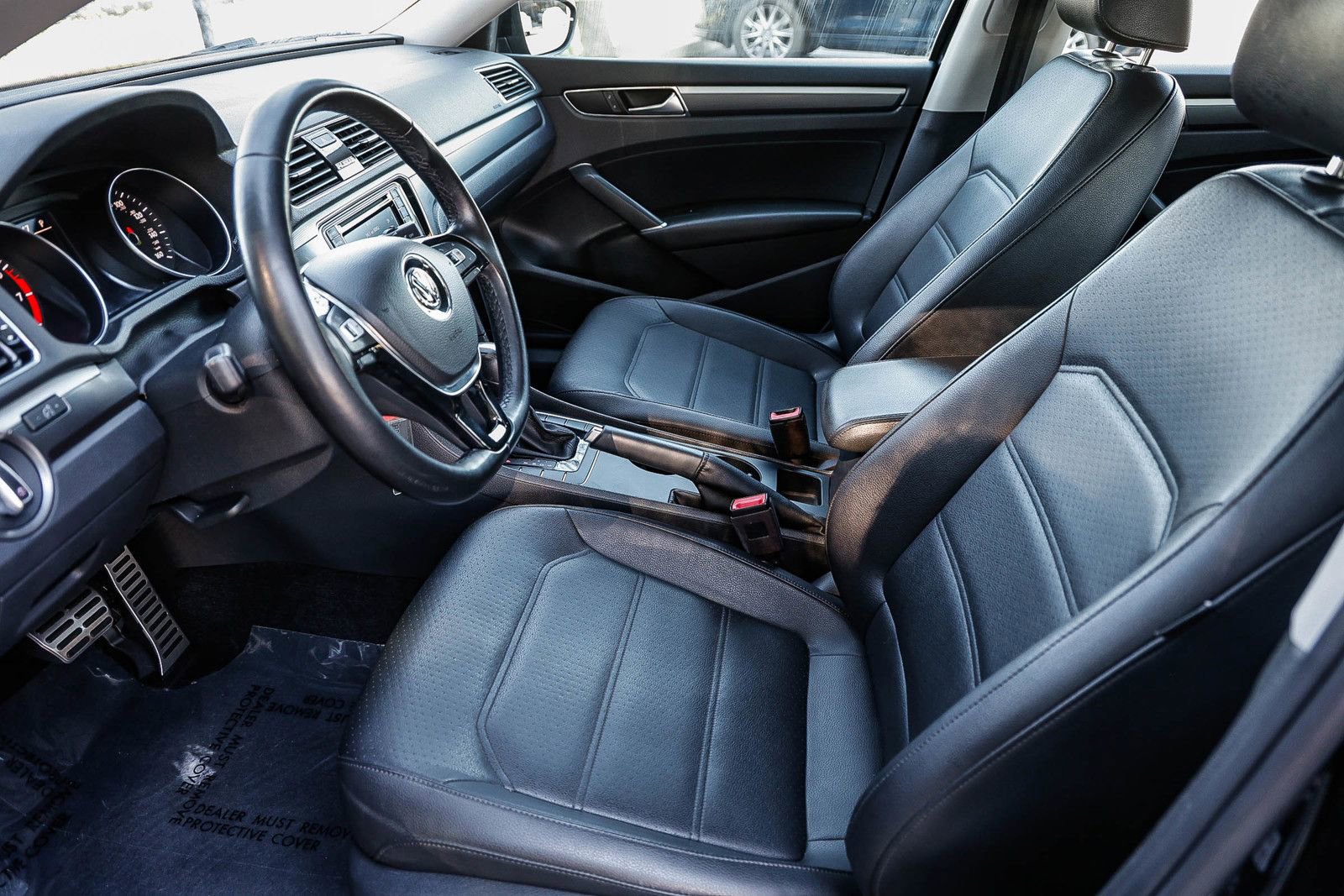 Used 2018 Volkswagen Passat 2.0T R-Line image 18